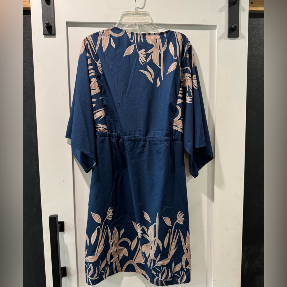 Navy and Beige Floral Kimono Dress - Picture 5 of 5